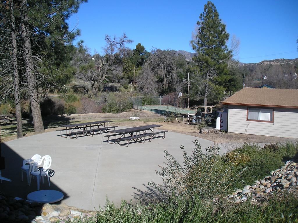 Oakzanita Springs Camping Resort Cabin 1 Descanso Екстер'єр фото
