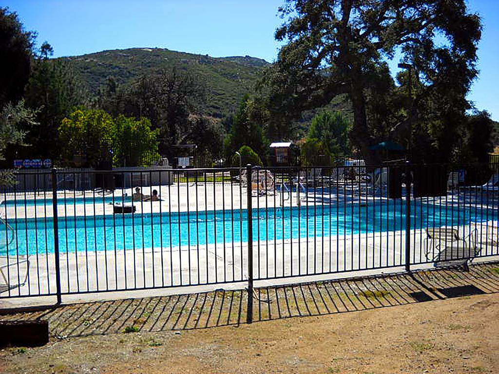 Oakzanita Springs Camping Resort Cabin 1 Descanso Екстер'єр фото